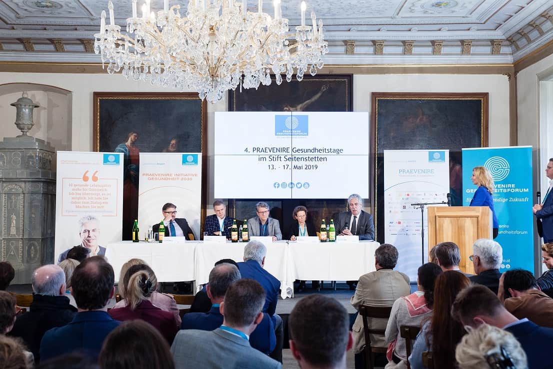 Die Expertinnen und Experten diskutierten zum Thema Standortpolitik — Gesundheitsberufe — Ausbildung im Rahmen der 4. PRAEVENIRE Gesundheitstage. | © Peter Provaznik