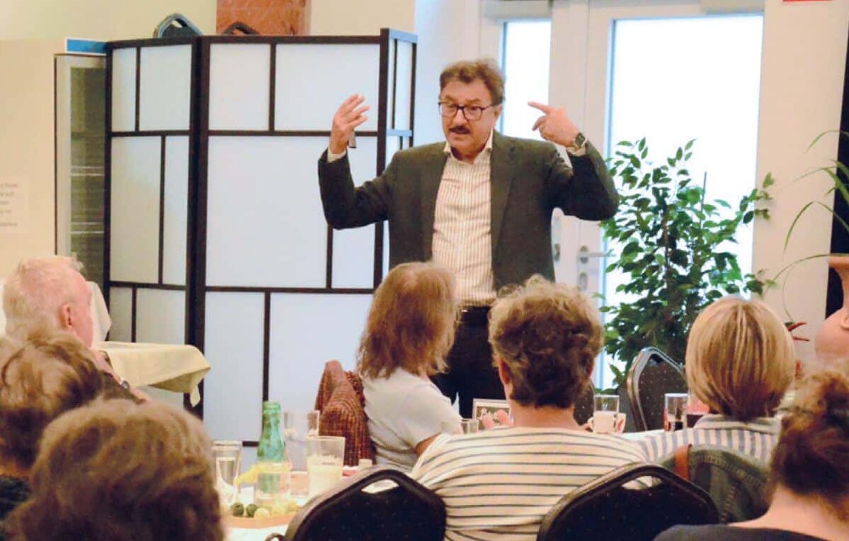 Im Rahmen der Initiative „Wissenschaft im Wirtshaus“ fanden 2022 zwei wissenschaftliche Vortragsreihen in Wirtshäusern in Obersiebenbrunn und Mödling statt.